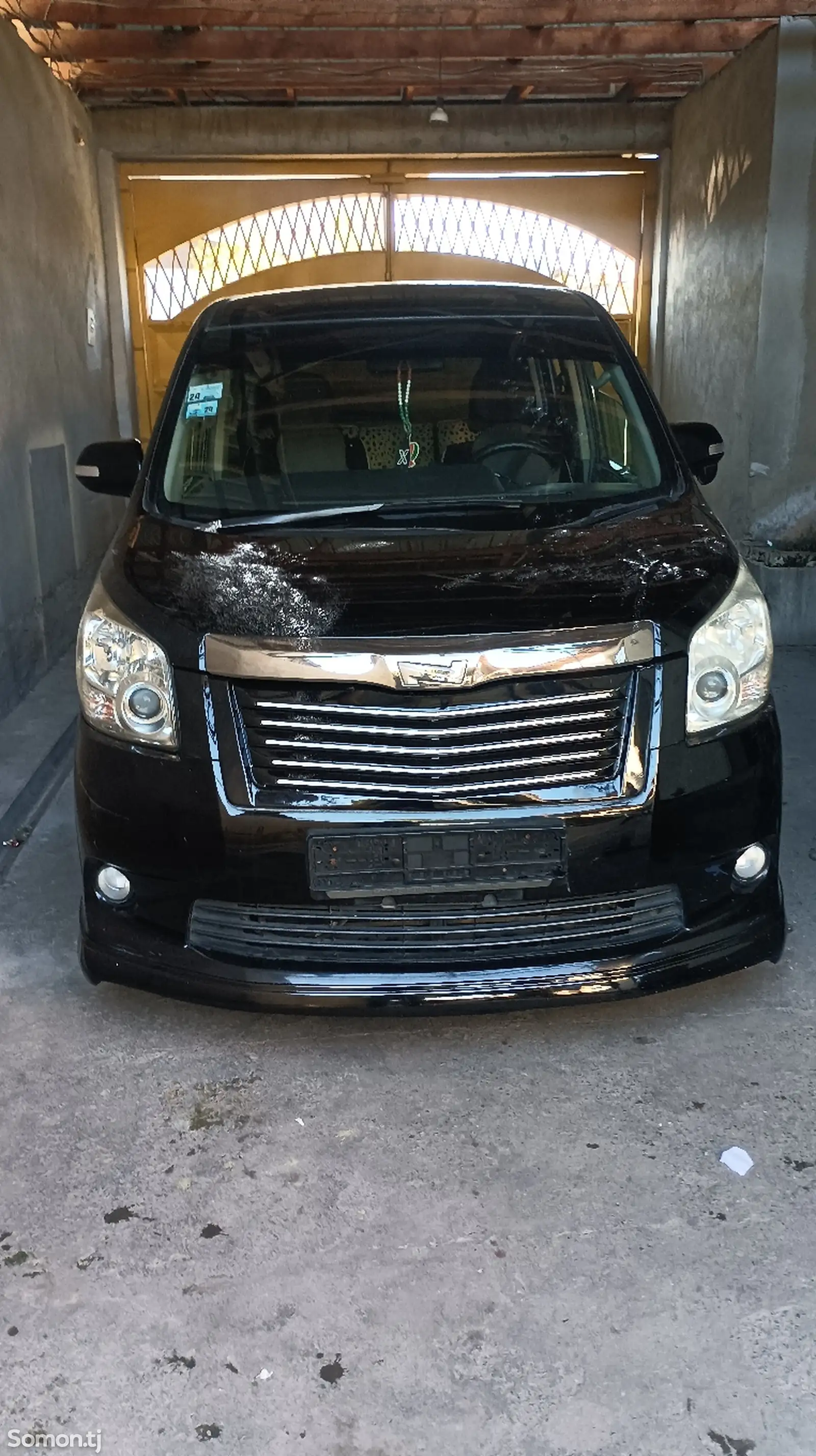 Toyota Noah, 2009-1