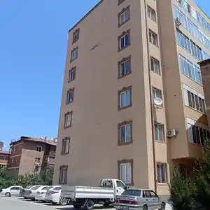 2-комн. квартира, Цокольный этаж, 92 м², Исфара