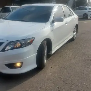 Toyota Camry, 2010