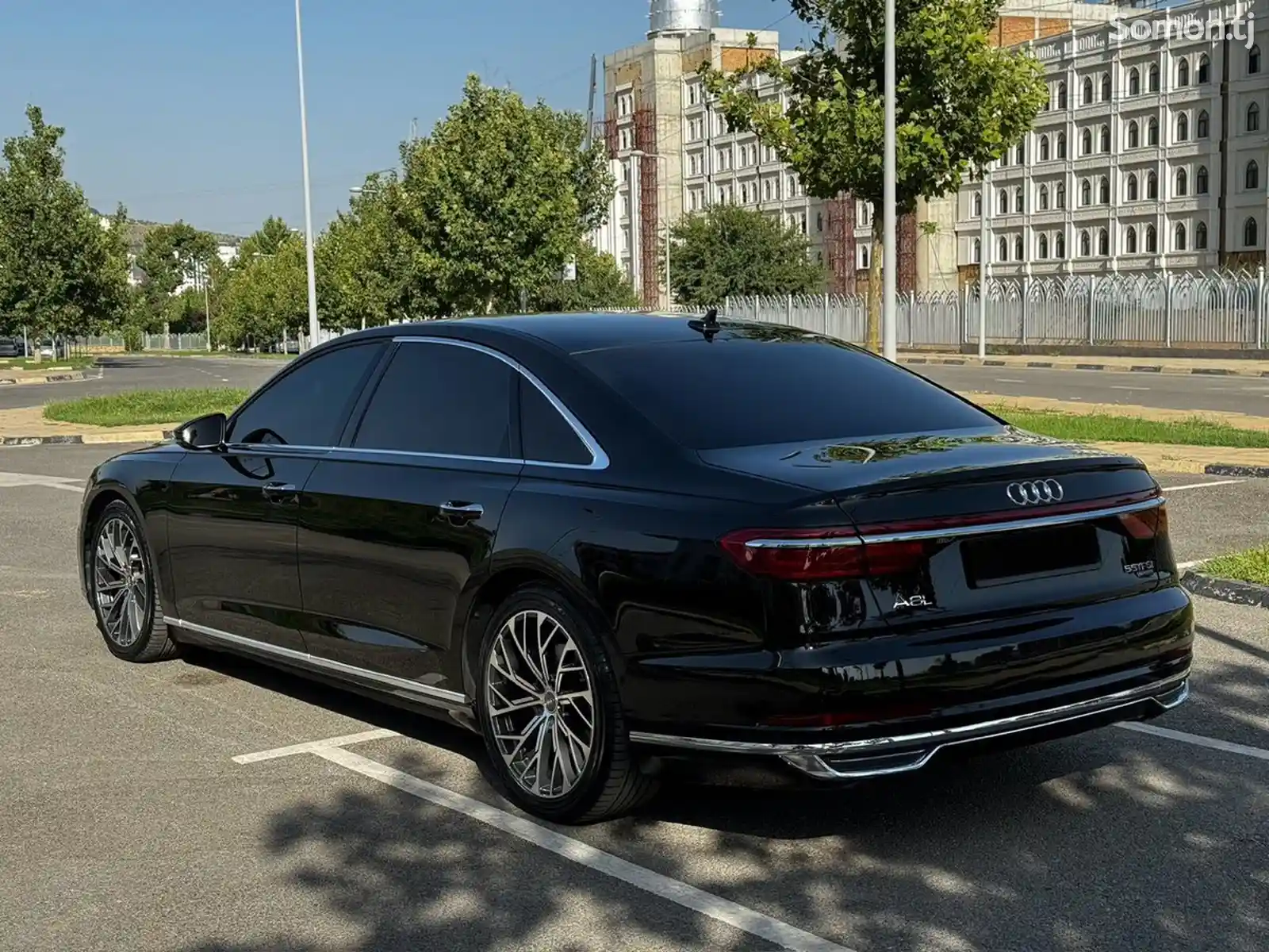 Audi A8, 2022-4