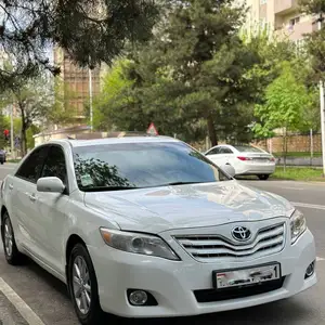 Toyota Camry, 2010