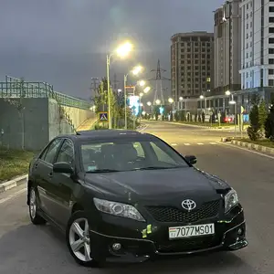 Toyota Camry, 2010