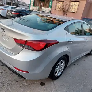 Hyundai Elantra, 2015