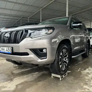 Toyota Land Cruiser Prado, 2023