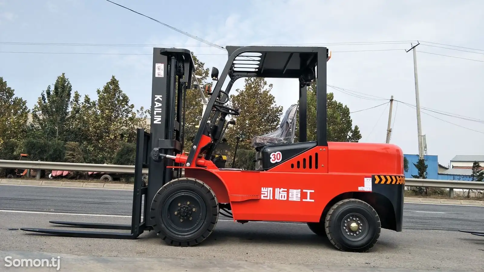 Погрузчик Forklift 3000 кг-1