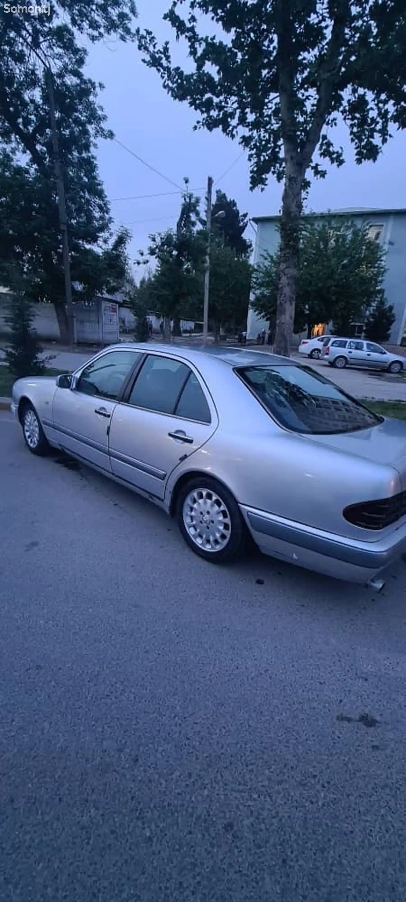 Mercedes-Benz E class, 1995-3