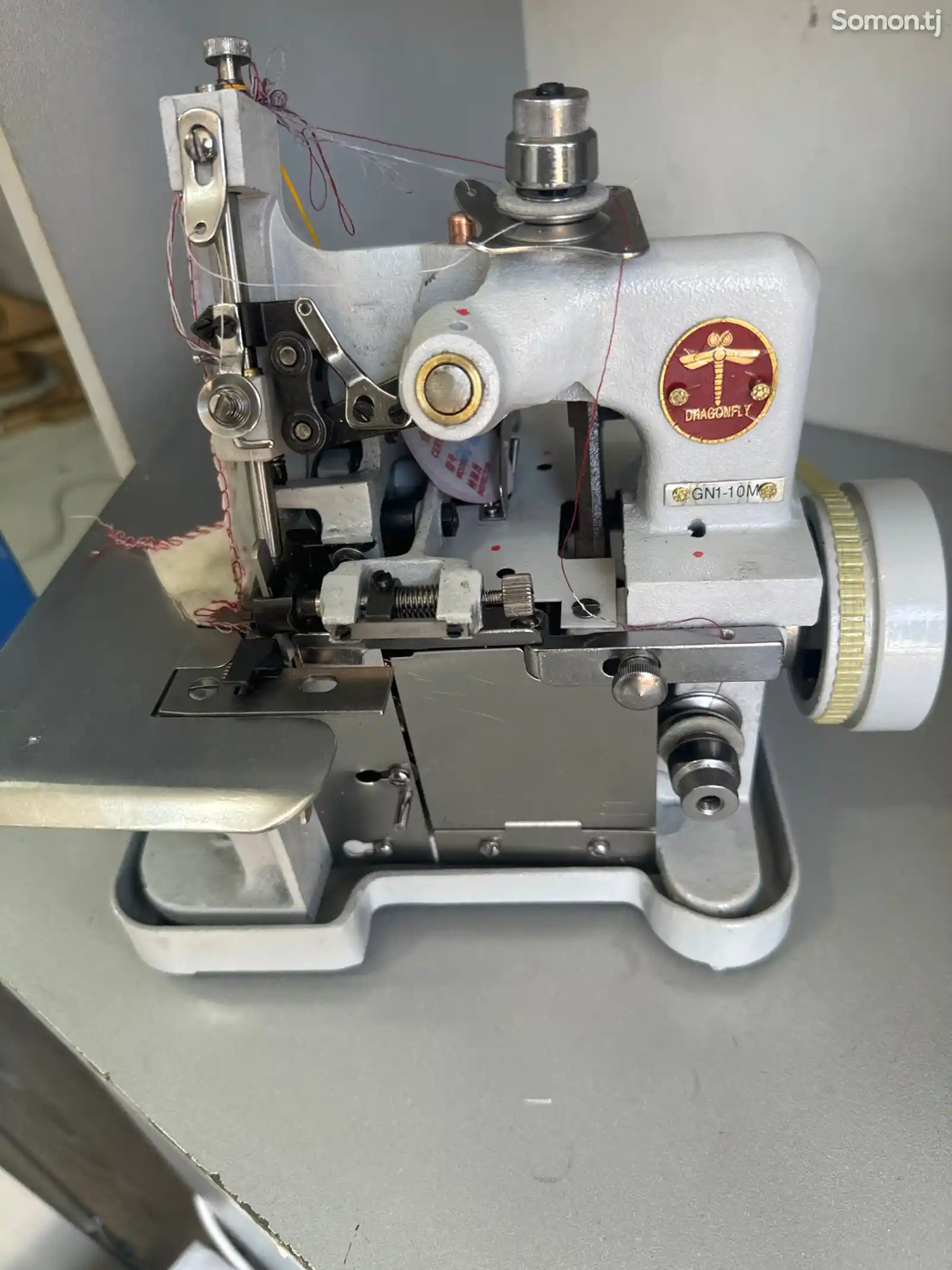 Швейная машина Оверлок-1