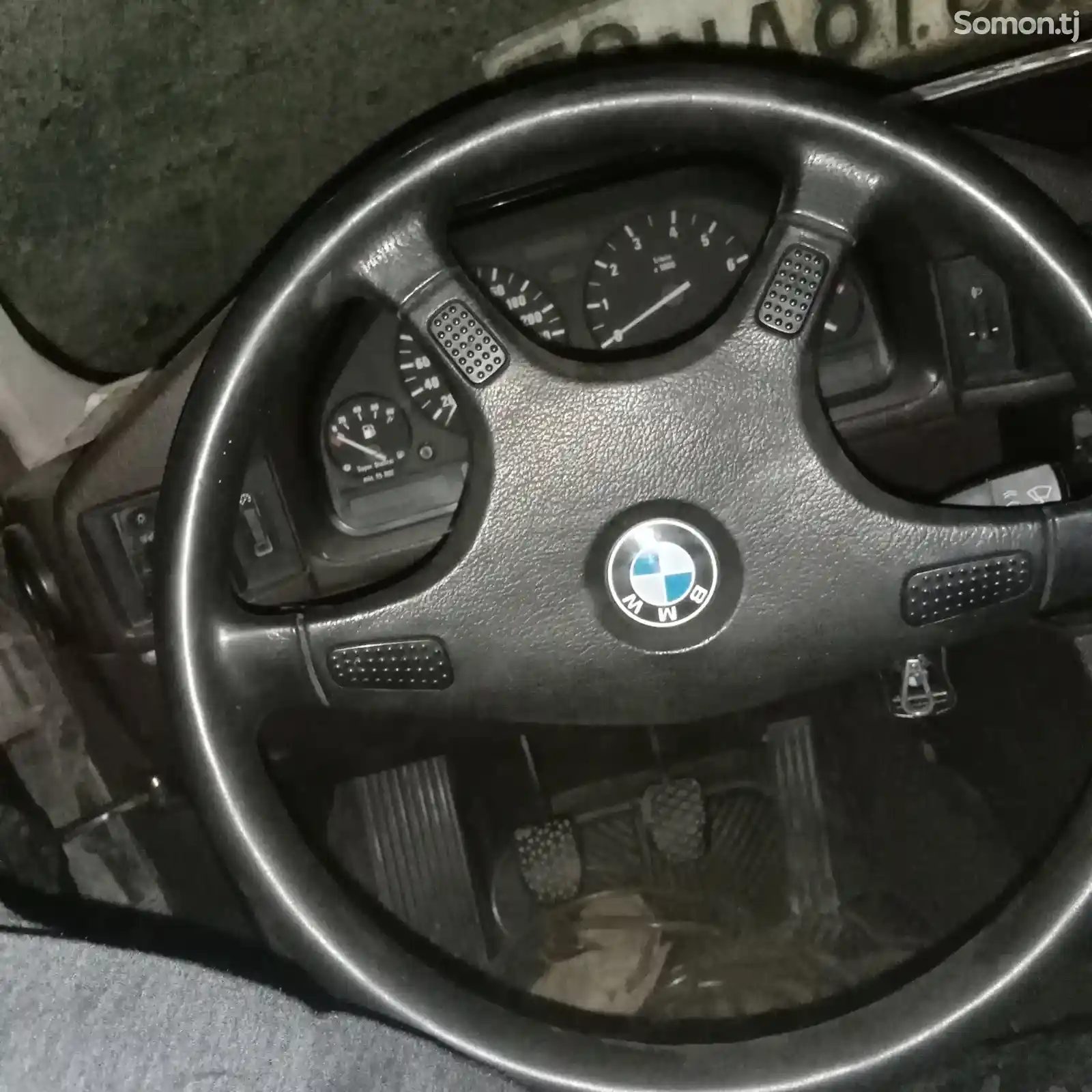 Руль BMW E34-2
