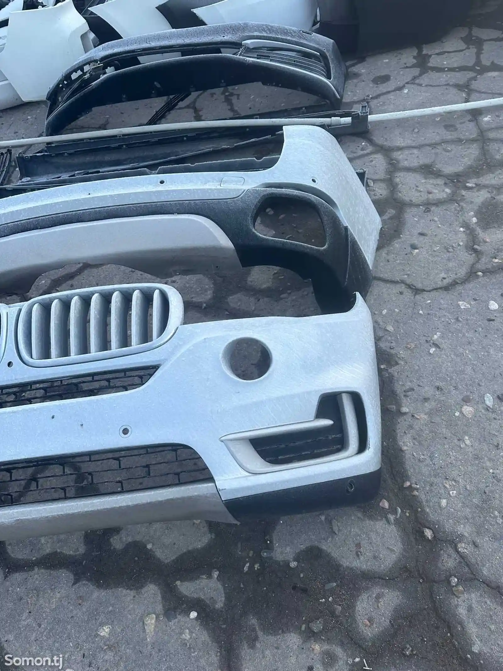 Передний бампер BMW-3
