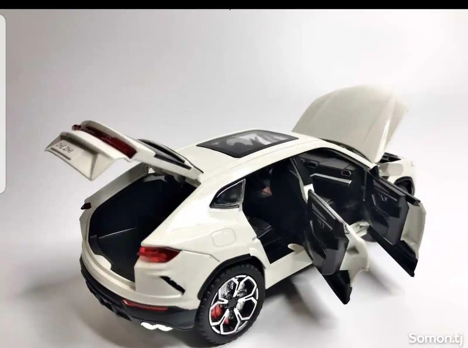 Lamborghini Urus металл-2
