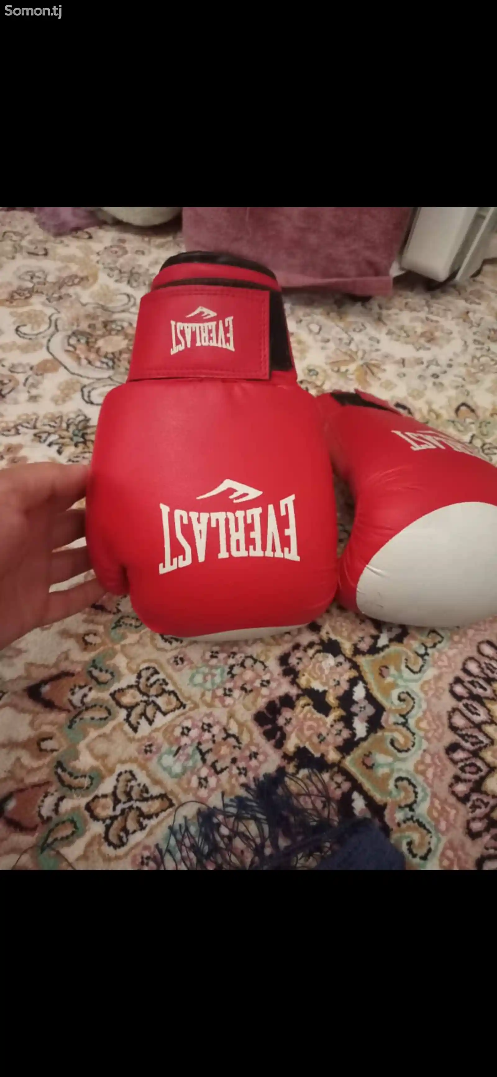 Боксерские перчатки Everlast-1