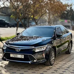 Toyota Camry, 2016