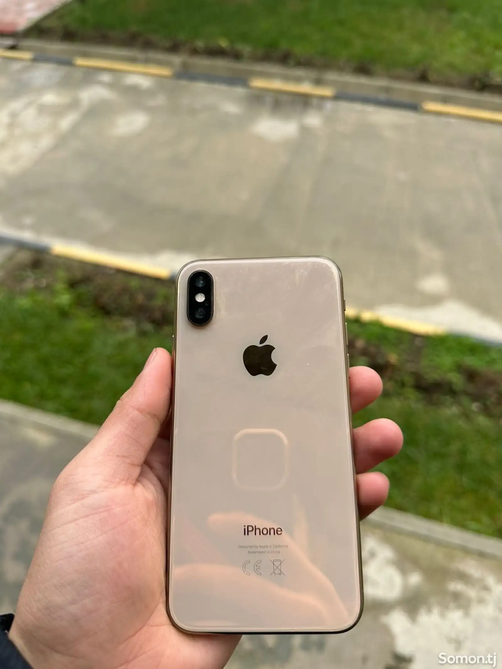 Apple iPhone Xs, 64 gb, Gold-1