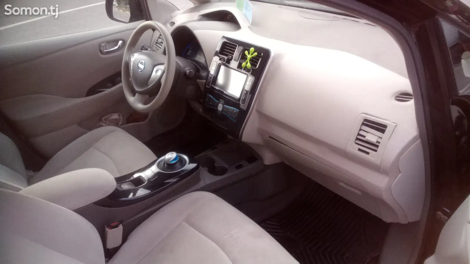 Nissan Leaf, 2011-1