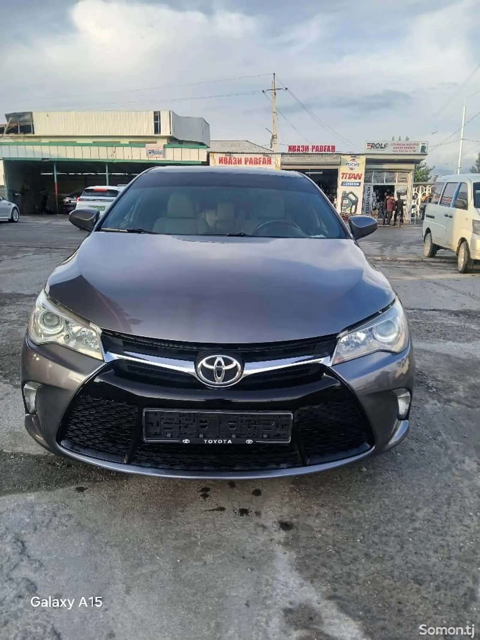 Toyota Camry, 2016-1