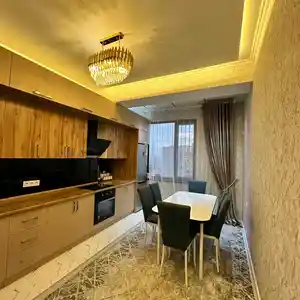 2-комн. квартира, 14 этаж, 80 м², 92 мкр