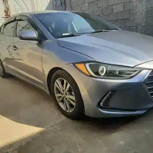 Hyundai Elantra, 2017