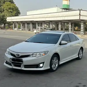 Toyota Camry, 2013