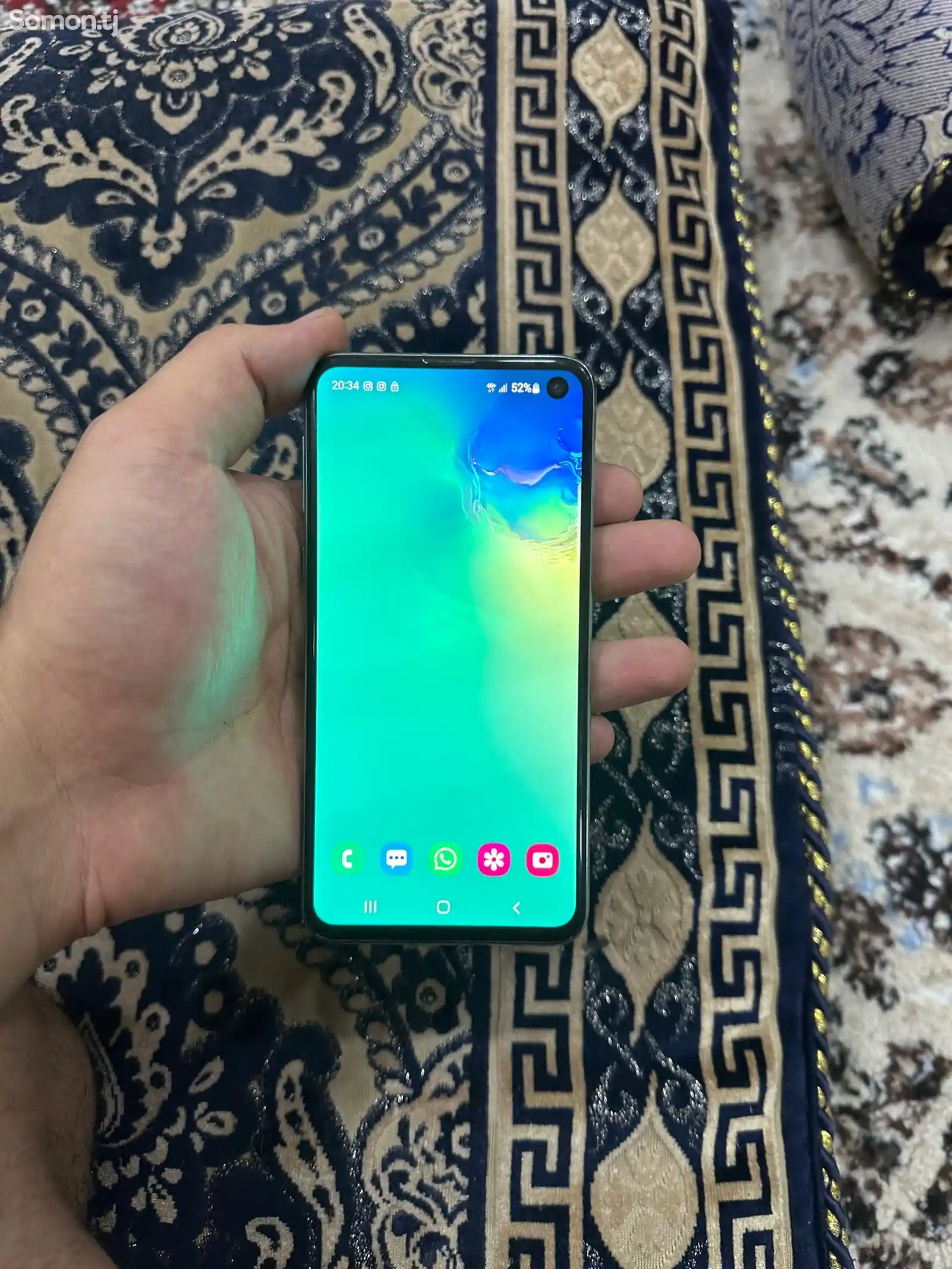 Samsung Galaxy S10e-1