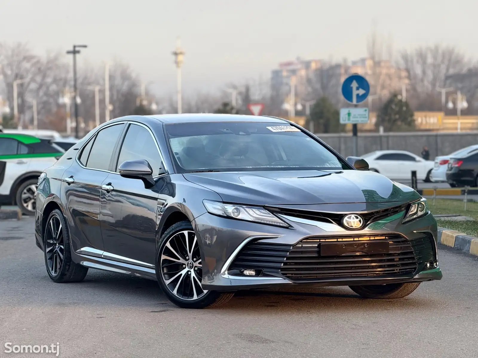 Toyota Camry, 2018-1