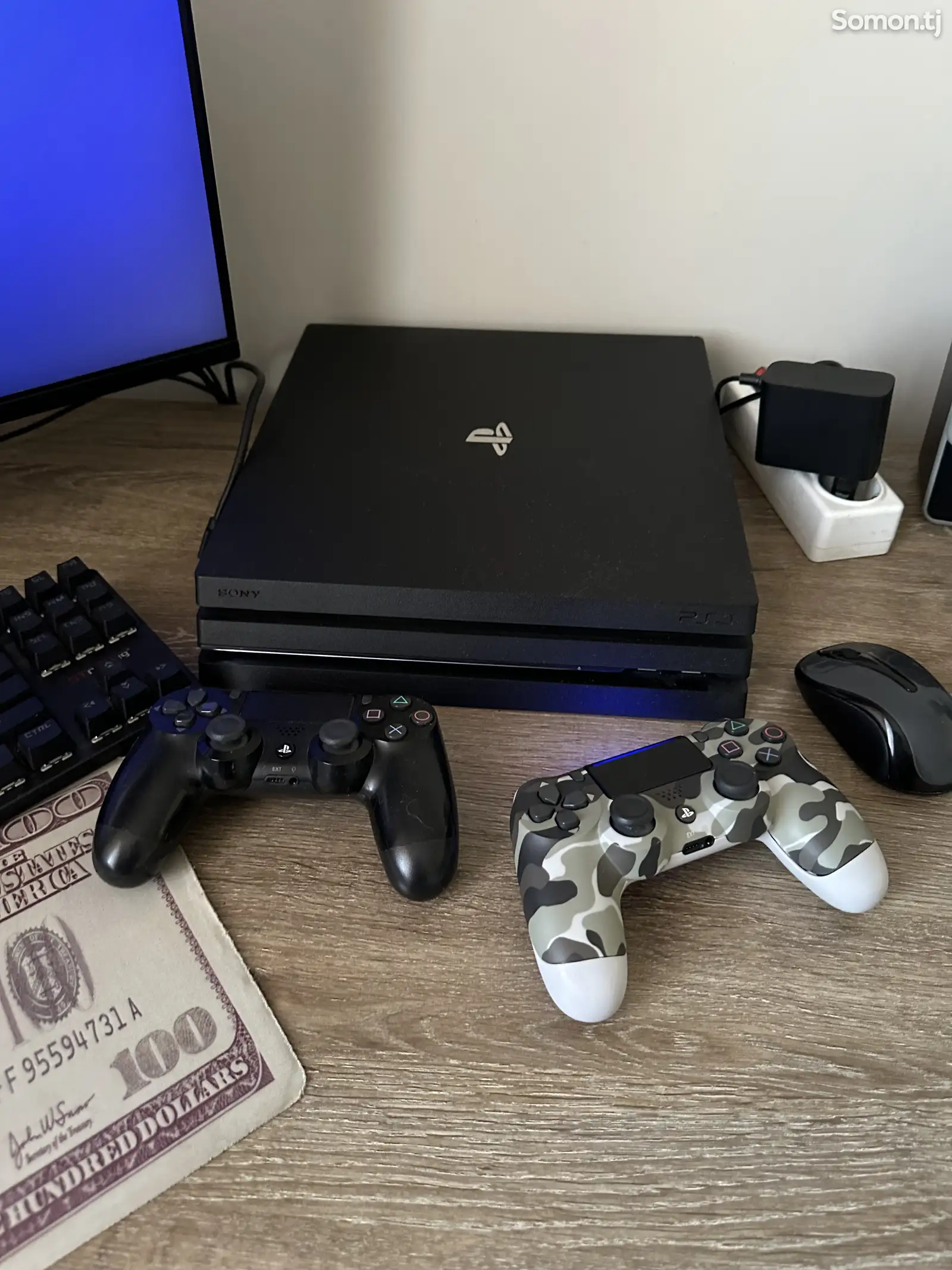 Игровая приставка Playstation 4 Pro 1Tb-1