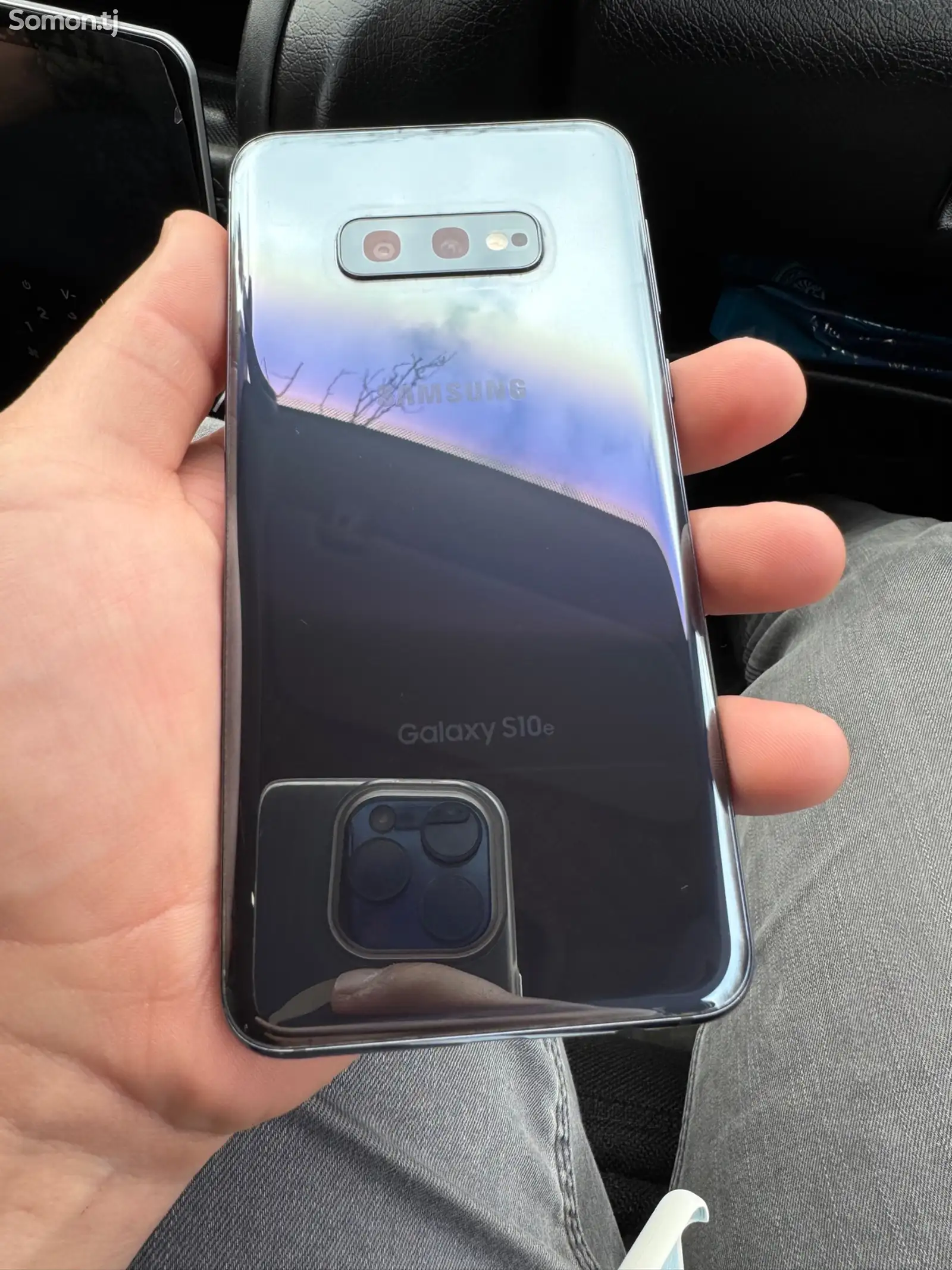 Samsung Galaxy S10e-1