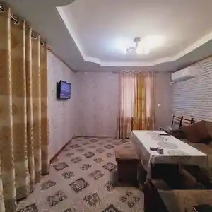 3-комн. квартира, 1 этаж, 50 м², чойхонаи Бустон