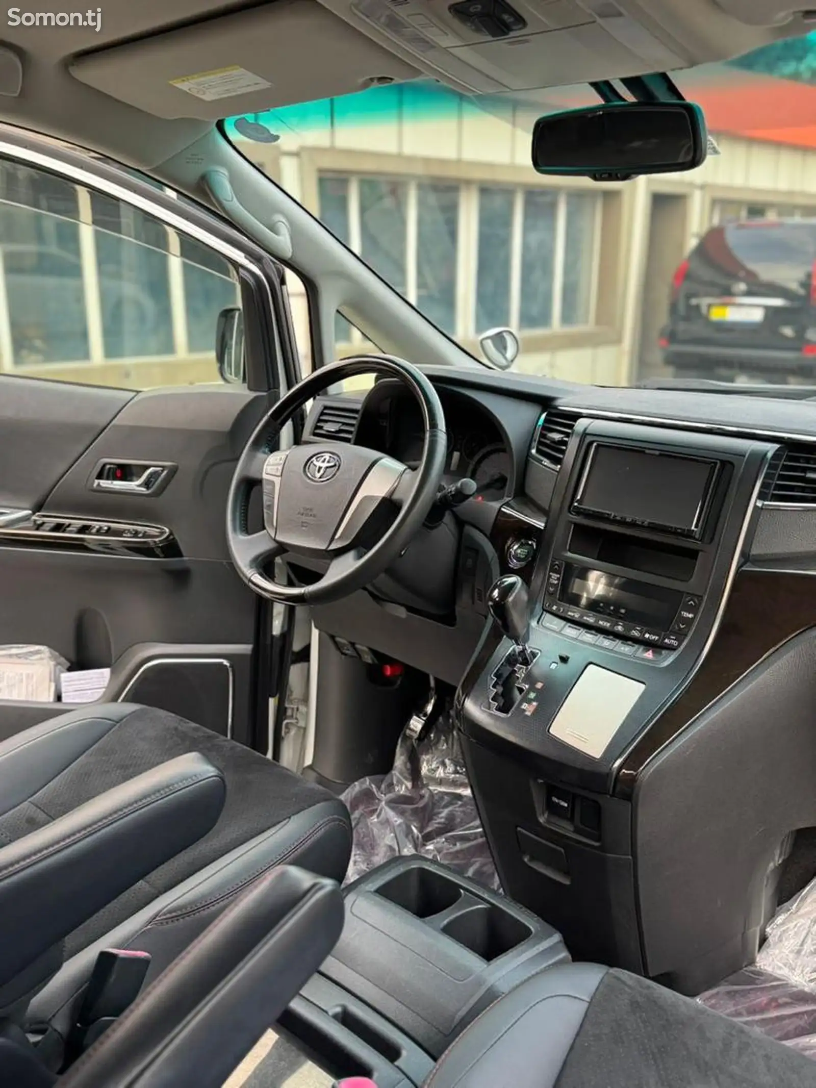 Toyota Vellfire, 2015-11