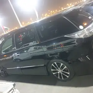 Toyota Estima, 2014