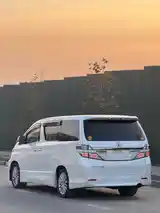 Toyota Vellfire, 2014-5