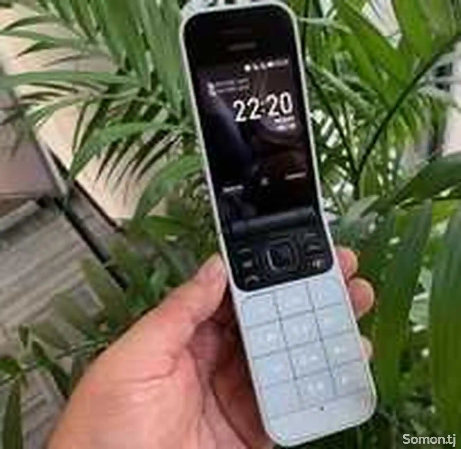 Nokia 2720 Flip-1