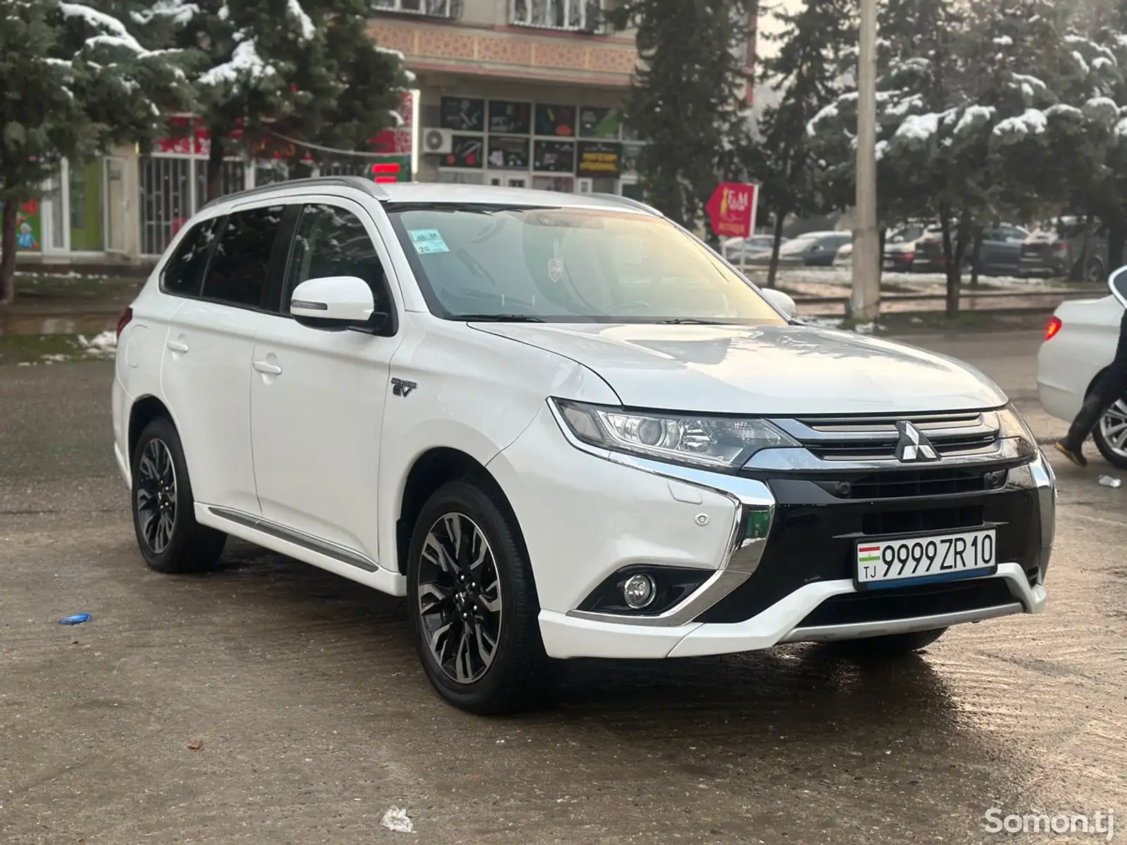 Mitsubishi Outlander, 2019-1