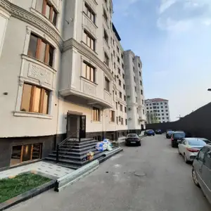 2-комн. квартира, Цокольный этаж, 74 м², 31 мкр