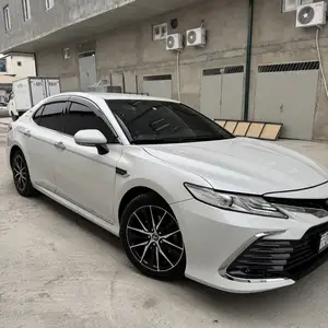 Toyota Camry, 2017