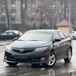 Toyota Camry, 2014