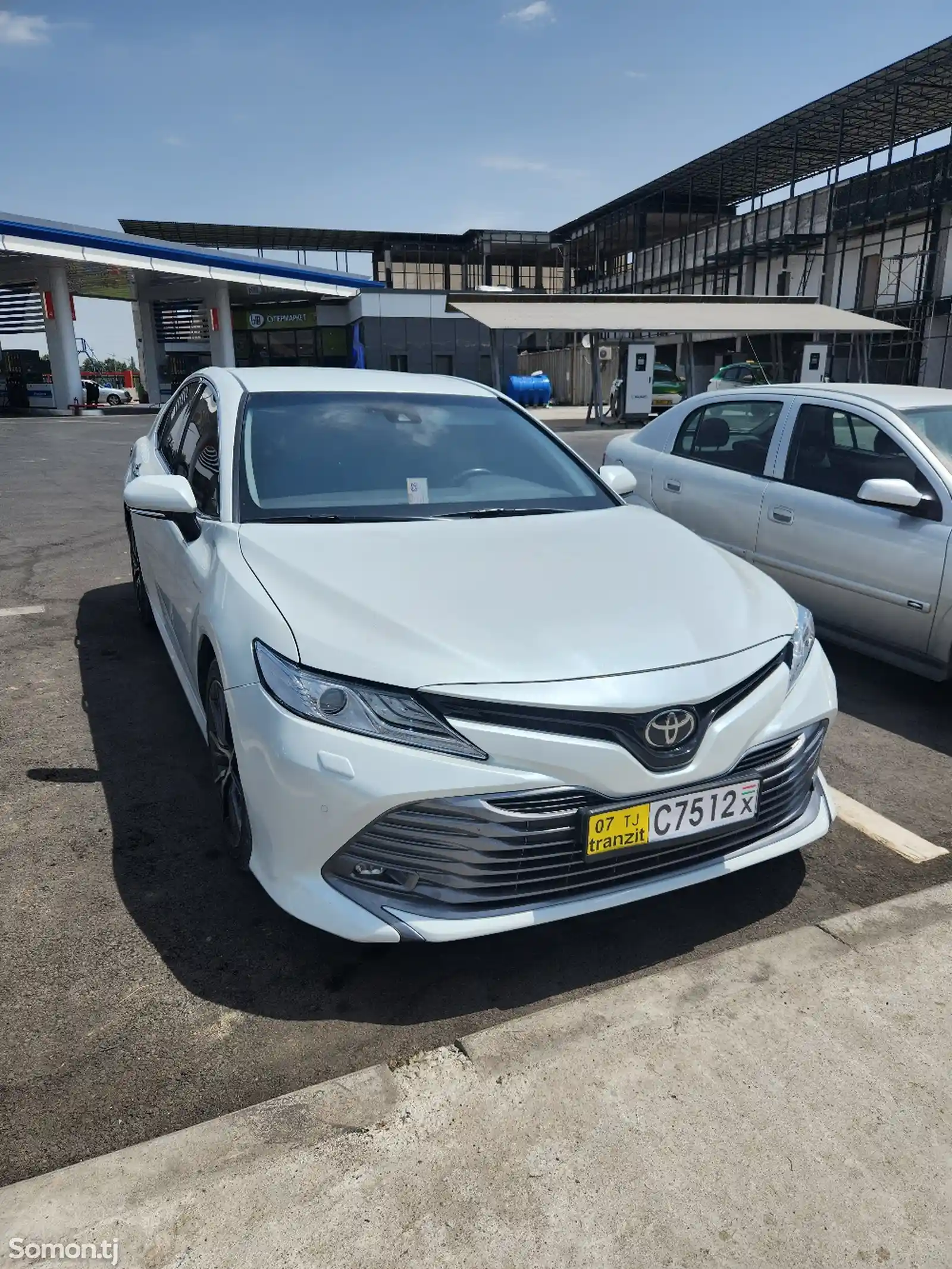 Toyota Camry, 2019-1