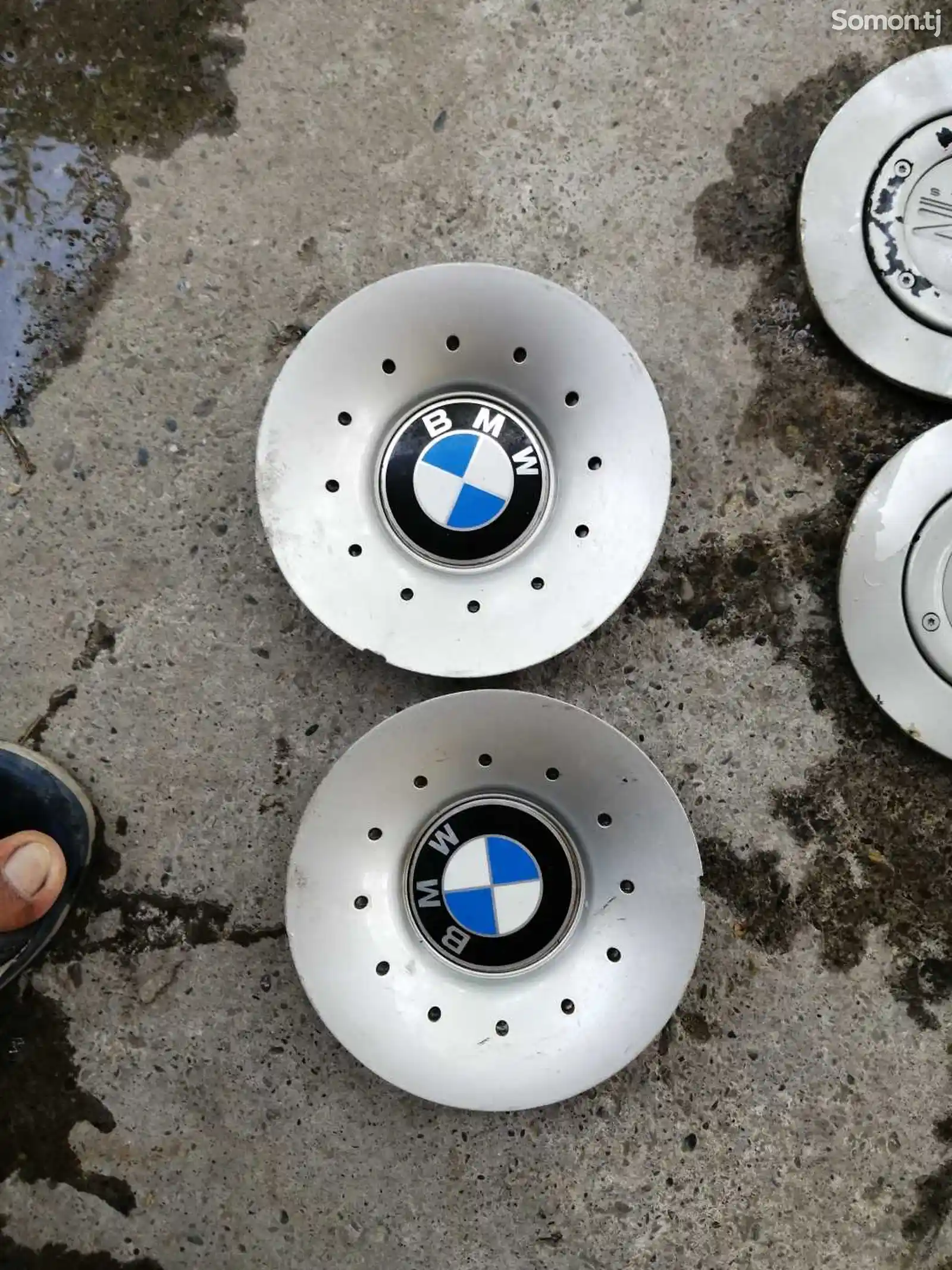 Колпаки для дисков на BMW