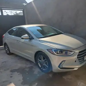 Hyundai Elantra, 2017