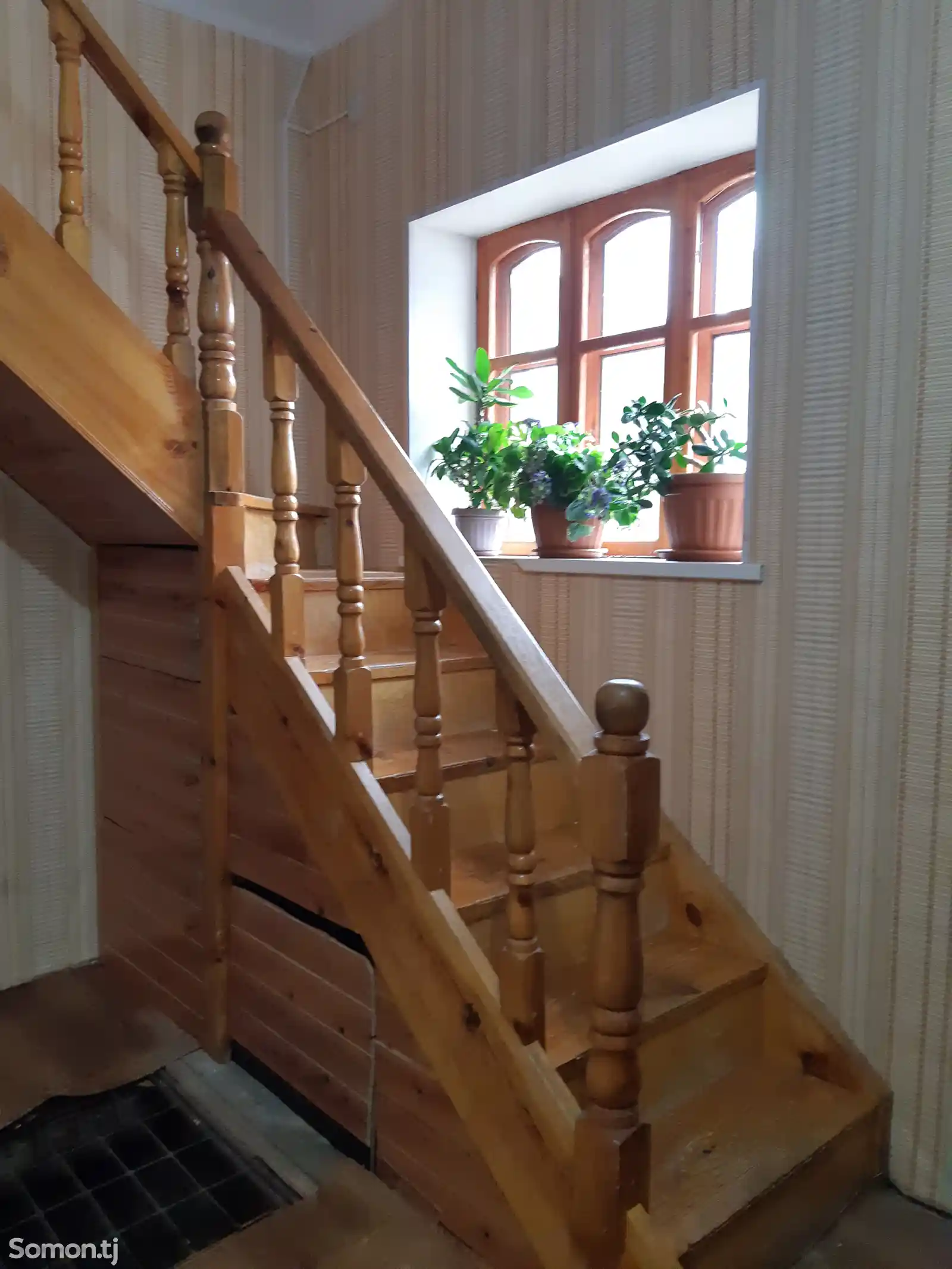 Лестница деревянная-1