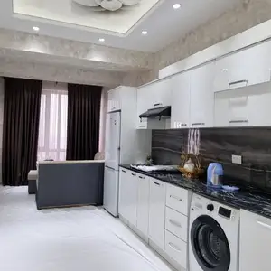 2-комн. квартира, 4 этаж, 73м², 8 мкр