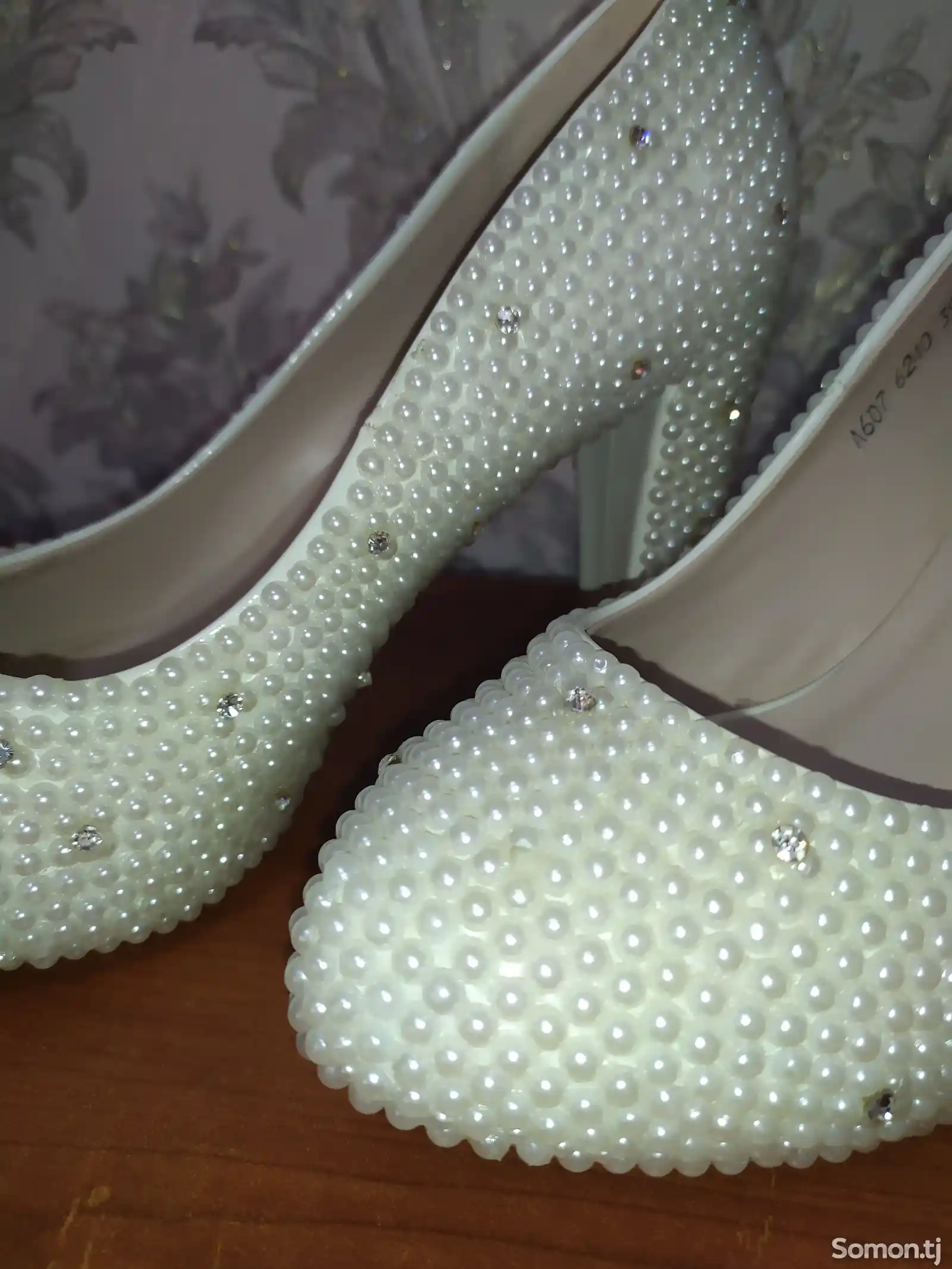 Белые Свадебные туфли с жемчужинами-7