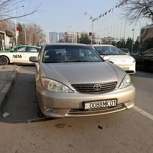 Toyota Camry, 2005