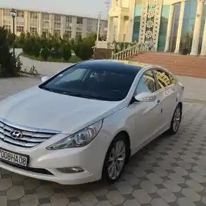 Hyundai Sonata, 2010