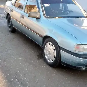 Opel Vectra A, 1990