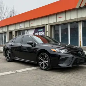 Toyota Camry, 2018