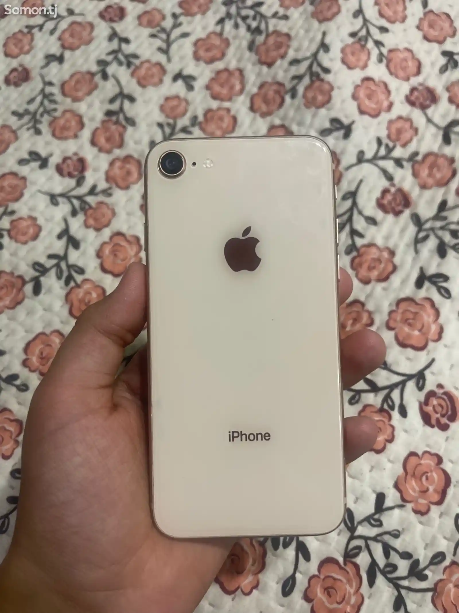 Apple iPhone 8, 64 gb, Gold-1