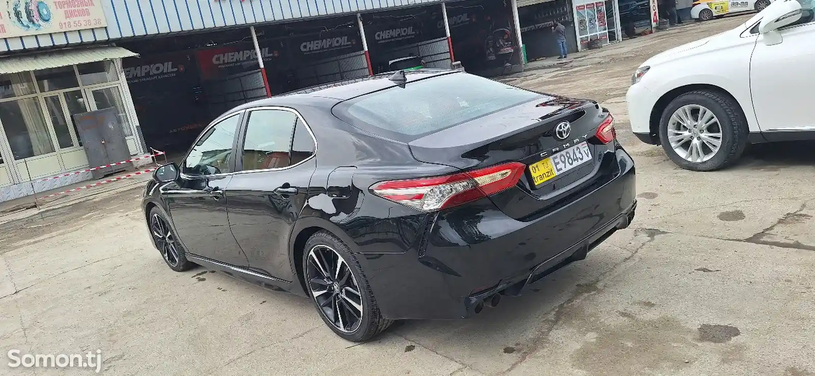 Toyota Camry, 2018-10