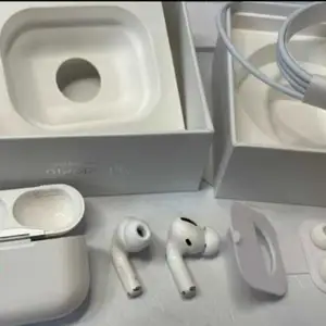 Беспроводные наушники AirPods Pro 2