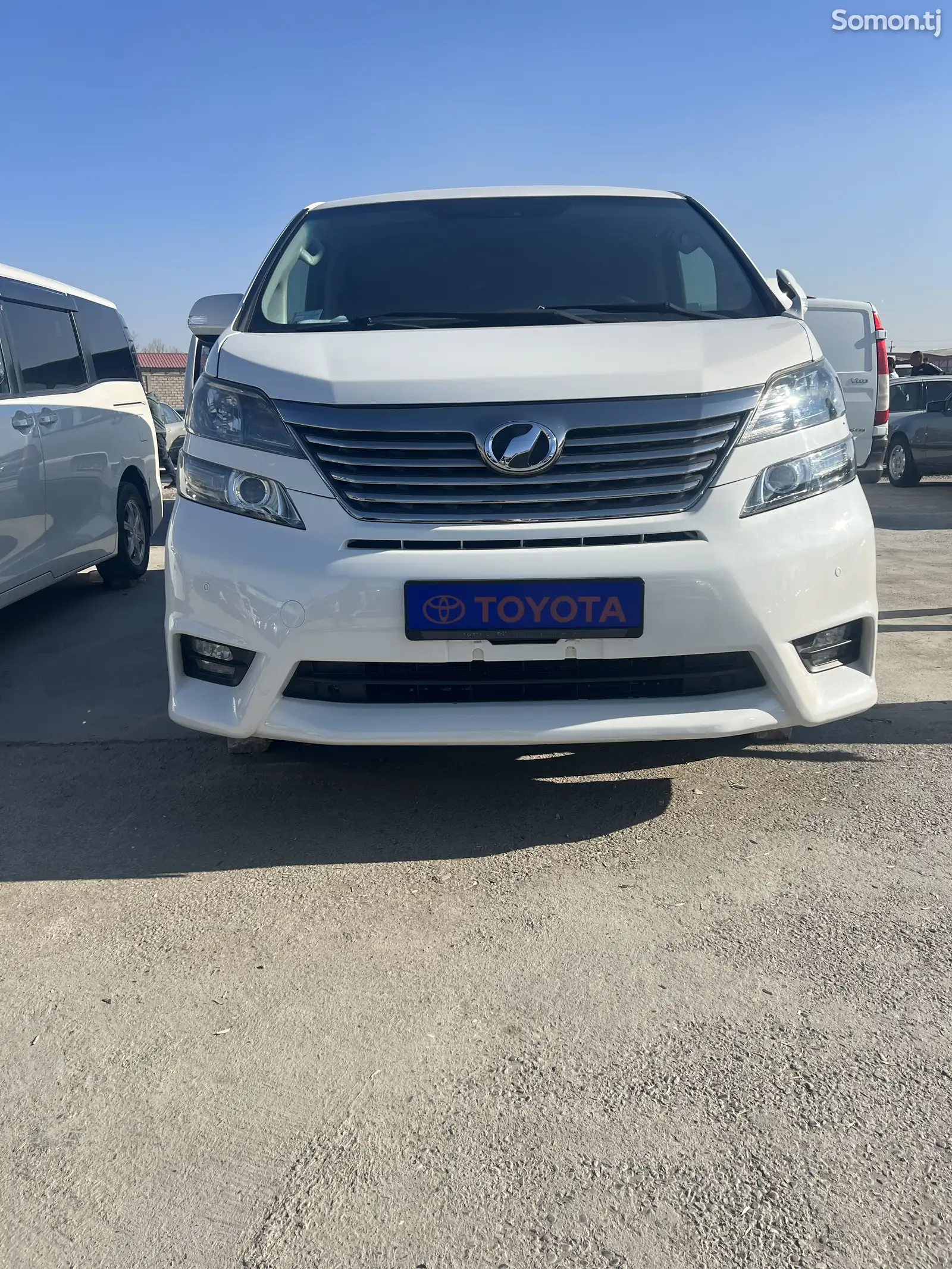 Toyota Vellfire, 2010-6