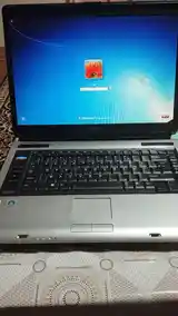 Ноутбук Toshiba-4